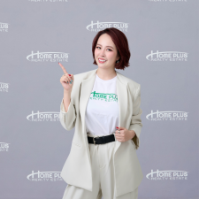 คุณศรัญรักษ์ รัตนไพศาลวรกุล (คุณอีฟ)