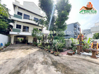 ที่ดินพร้อมบ้านเดี่ยว 3 ชั้นซอยลาดพร้าว1 (ติดยูเนียนมอลล์ลาดพร้าว) เนื้อที่ 116 ตารางวา ทำเลดี 