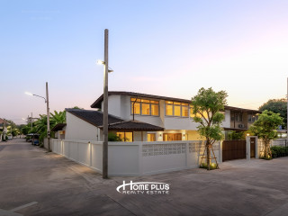 บ้านเดี่ยวหลังมุม  หมู่บ้านเสรี พระราม 9 (Seri Village Rama 9)  ใกล้เดอะไนน์พระราม 9