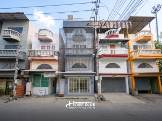 ทาวน์โฮม 3.5 ชั้น รีโนเวทใหม่ ซอยร่มเกล้า 21 แยก 2 เขตลาดกระบัง กรุงเทพมหานคร ใกล้สนามบินสุวรรณภูมิ