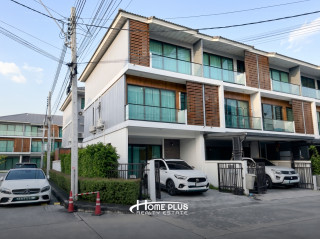 ทาวน์โฮม 3 ชั้น หลังมุม ศุภาลัย เออร์บานา บางนา - วงแหวน ซอยกิ่งแก้ว 25/1 สมุทรปราการ