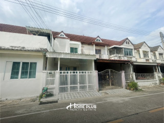 ทาวน์เฮ้าส์ 2 ชั้น รีโนเวท หมู่บ้านพูนสินธานี 1 ลาดกระบัง–ร่มเกล้า ซอยเคหะร่มเกล้า 64 กรุงเทพมหานคร
