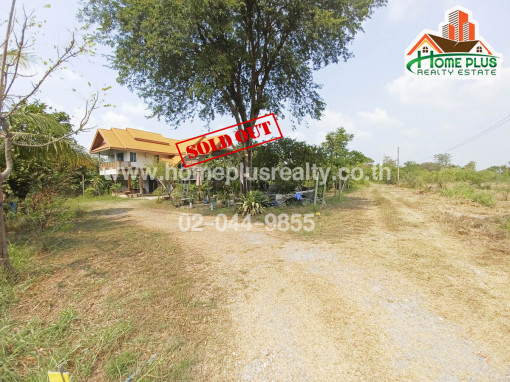 ที่ดิน บ้านเดี่ยว 2 ชั้น พร้อมที่ดินอำเภอลาดหลุมแก้ว ปทุมธานี เนื้อที่ 1 ไร่ 1 งาน 85 ตารางวา (ใกล้วัดเจดีย์หอย) เข้า-ออกได้หลายเส้นทาง