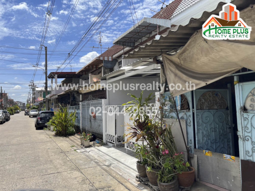 ทาวน์โฮม หมู่บ้านแก้ววิลล่า ถนนจรัญสนิทวงศ์ (ใกล้ตลาดบางขุนศรี) รีโนเวท