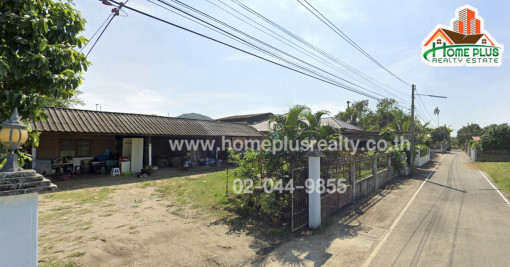 ที่ดิน ที่ดินพร้อมบ้านเดี่ยว 1 หลัง ถนนสุขุมวิท สัตหีบ ชลบุรี เนื้อที่ 211.3 ตารางวา ขายรวม 2 แปลง