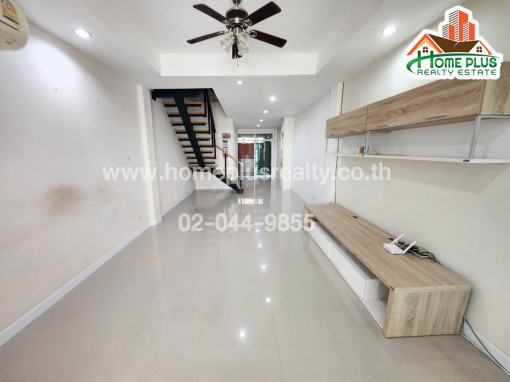 ทาวน์โฮม หมู่บ้านสนธิวัฒนา รีโนเวทพร้อมเข้าอยู่ใกล้เดอะมอลล์บางกะปิ