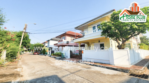 บ้านแฝด หมู่บ้านยิ่งรวยนิเวศน์ ถนนประชาชื่น-เลียบคลองประปา ใกล้โลตัสแจ้งวัฒนะ