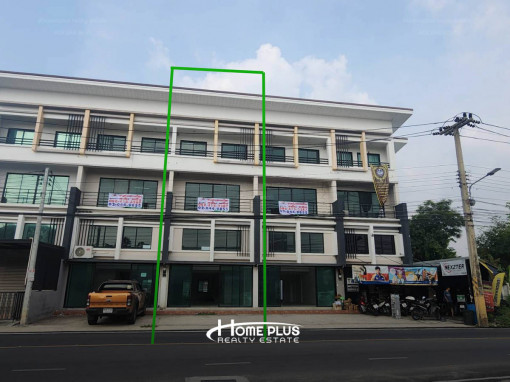 ทาวน์โฮม ทาวน์โฮม 3 ชั้นครึ่ง ถนนลำลูกกาคลอง3 ใกล้โรงพยาบาลสินแพทย์