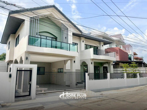 บ้านเดี่ยว หมู่บ้านปรีชาล้ำเพชร ซอยรามคำแหง76 (รีโนเวทใหม่)