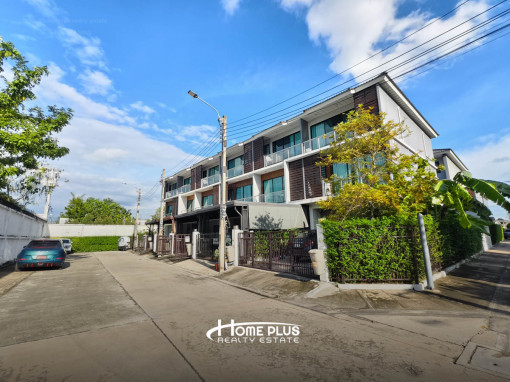 ทาวน์โฮม โครงการศุภาลัย เอสเซ้นส์ ลาดพร้าว ซอยลาดพร้าว107