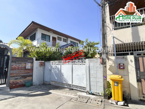 บ้านเดี่ยว บ้านเดี่ยว 2 ชั้น หมู่บ้านสกุลชัย ซ.5 ซอยจรัญสนิทวงศ์75 แยก 17 หลังริม (ซอยฝั่งตรงข้ามโลตัส จรัญสนิทวงศ์75)