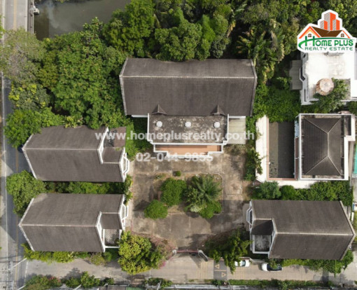 บ้านเดี่ยว ที่ดินพร้อมบ้าน 5 หลังใกล้สี่แยกบางนา (ติดถนน 3 ด้าน)